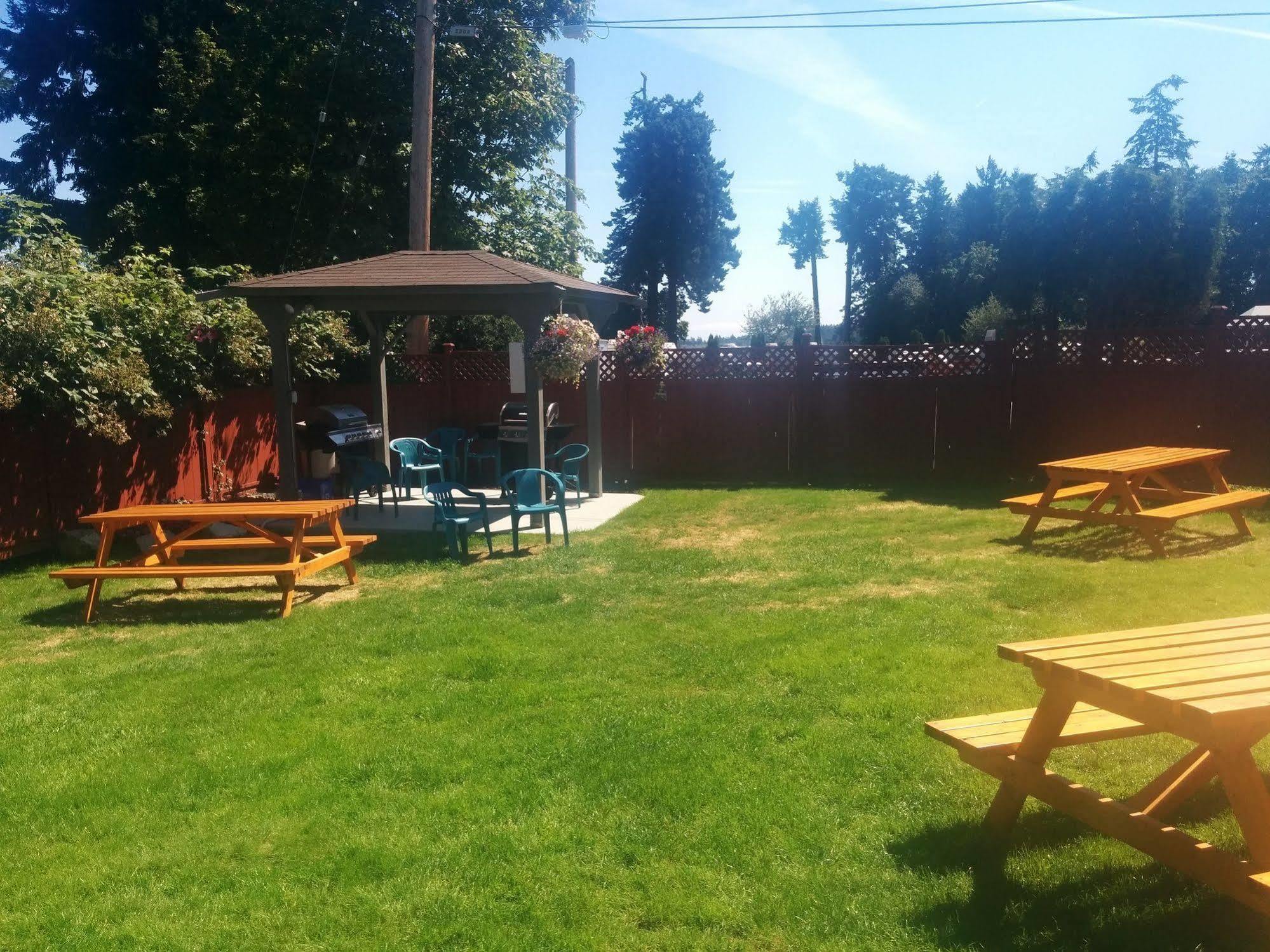 The Tide'S Inn Parksville Bagian luar foto